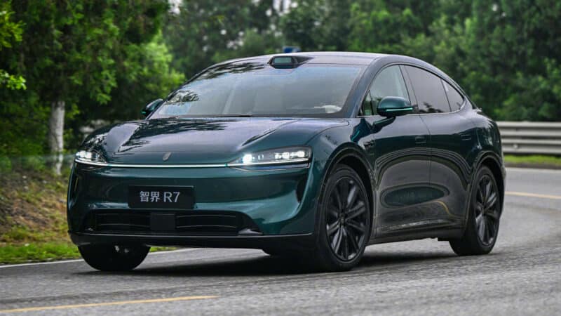 2026 luxeed r7 suv from huawei and chery