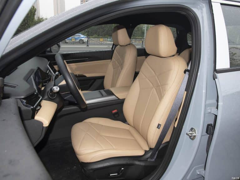 geely galaxy l6 face blue