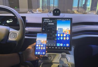 the nio phone in car