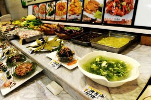 menus d'algues vertes dans un restaurant de qingdao