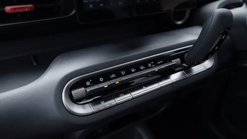 byd racco ev kei car interieur