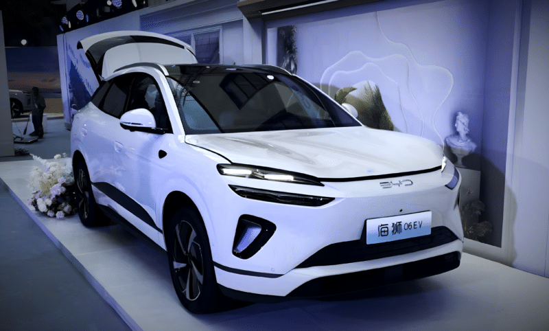 byd sealion 06 suv showroom