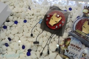 chargeur-universel-iron-man-02-650