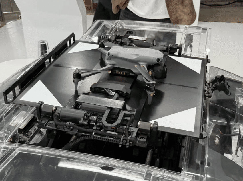 chery dévoile son drone embarqué fly eye drone