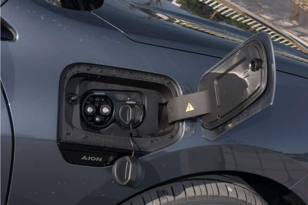 gac aion rt all electric sedan charge