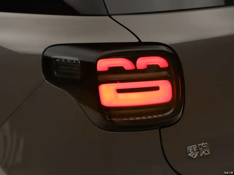 leapmotor a10 feux ar