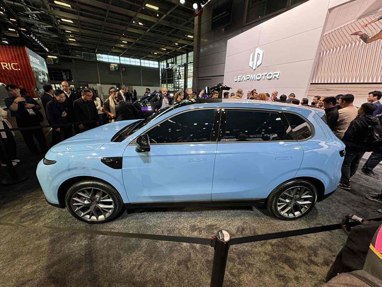 Présentation Du Leapmotor B10 Au Salon De Paris : Un SUV Compact ...