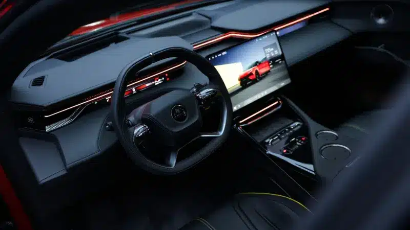 lotus eletre x plug in hybrid volant