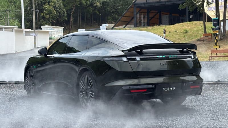 lynk & co 10 em p seda active spoiler