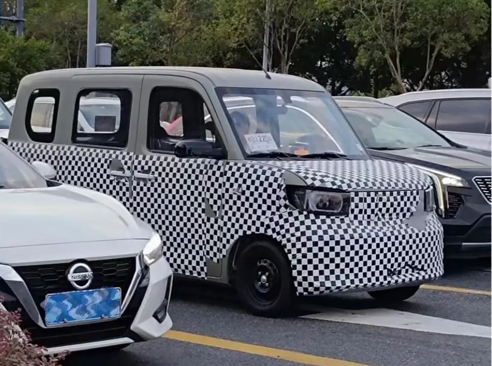 new wuling test vehicle spy shot