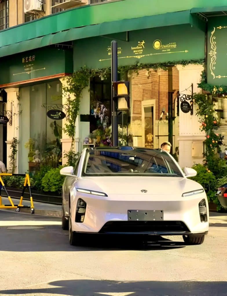 nio et5 2025 av street