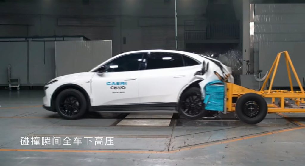 nio onvo l60 crash