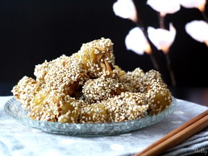 assiette de nougats chinois au graines de sésame