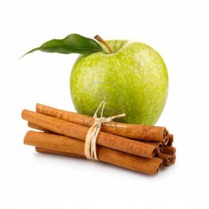 pomme golden avec bâtonnets de cannelle