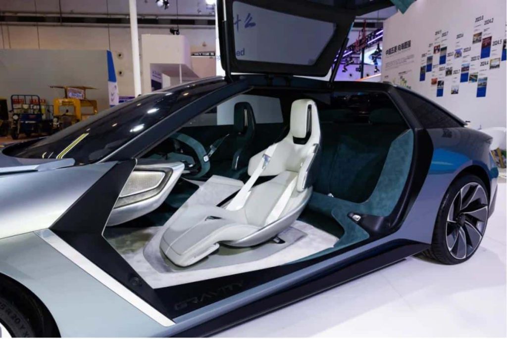 sgmw voiture concept light condiucteur