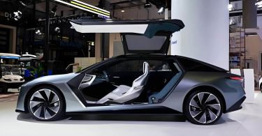 sgmw voiture concept light coté porte ouvertes