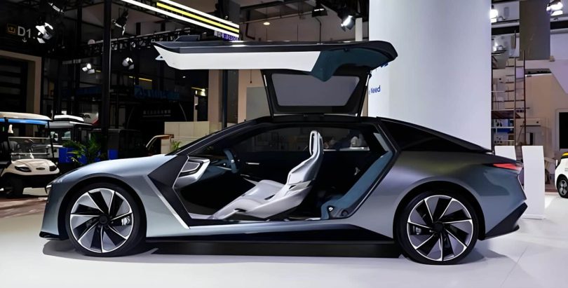 sgmw voiture concept light coté porte ouvertes