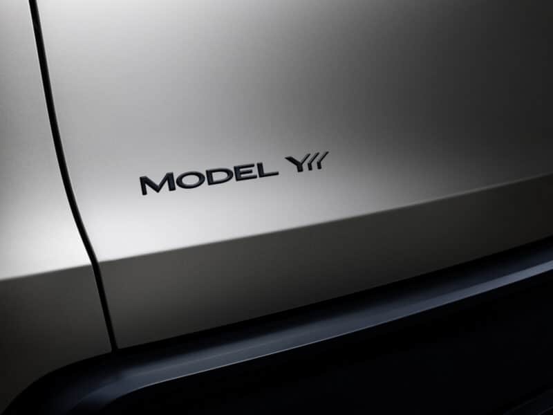 tesla model y l. logo