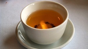 tasse de thé trafiqué à l'urine