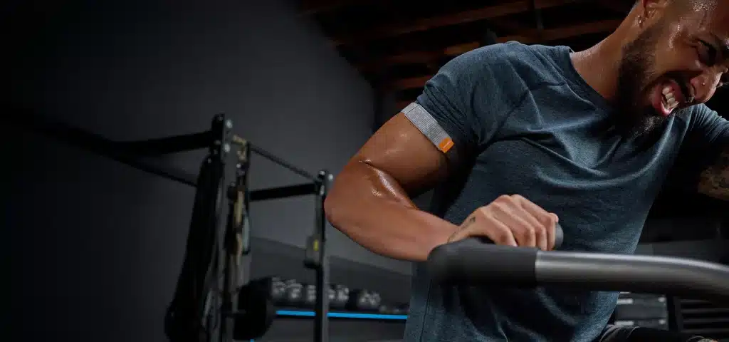 white amazfit helio strap fitness tracker muscle