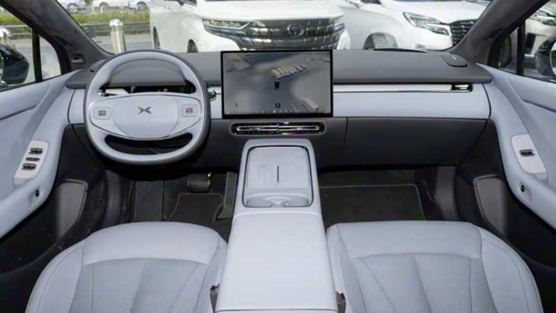 xpeng p7+ liftback tableau de bord