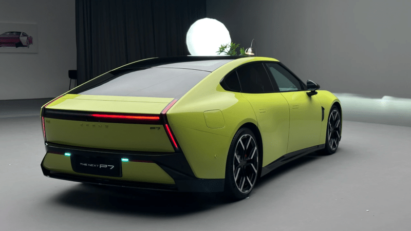 xpeng's new p7 jaune quart ar