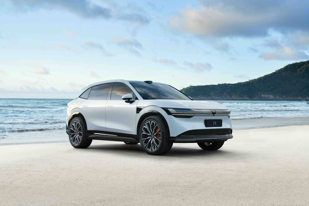 zeekr 7x electric suv beach